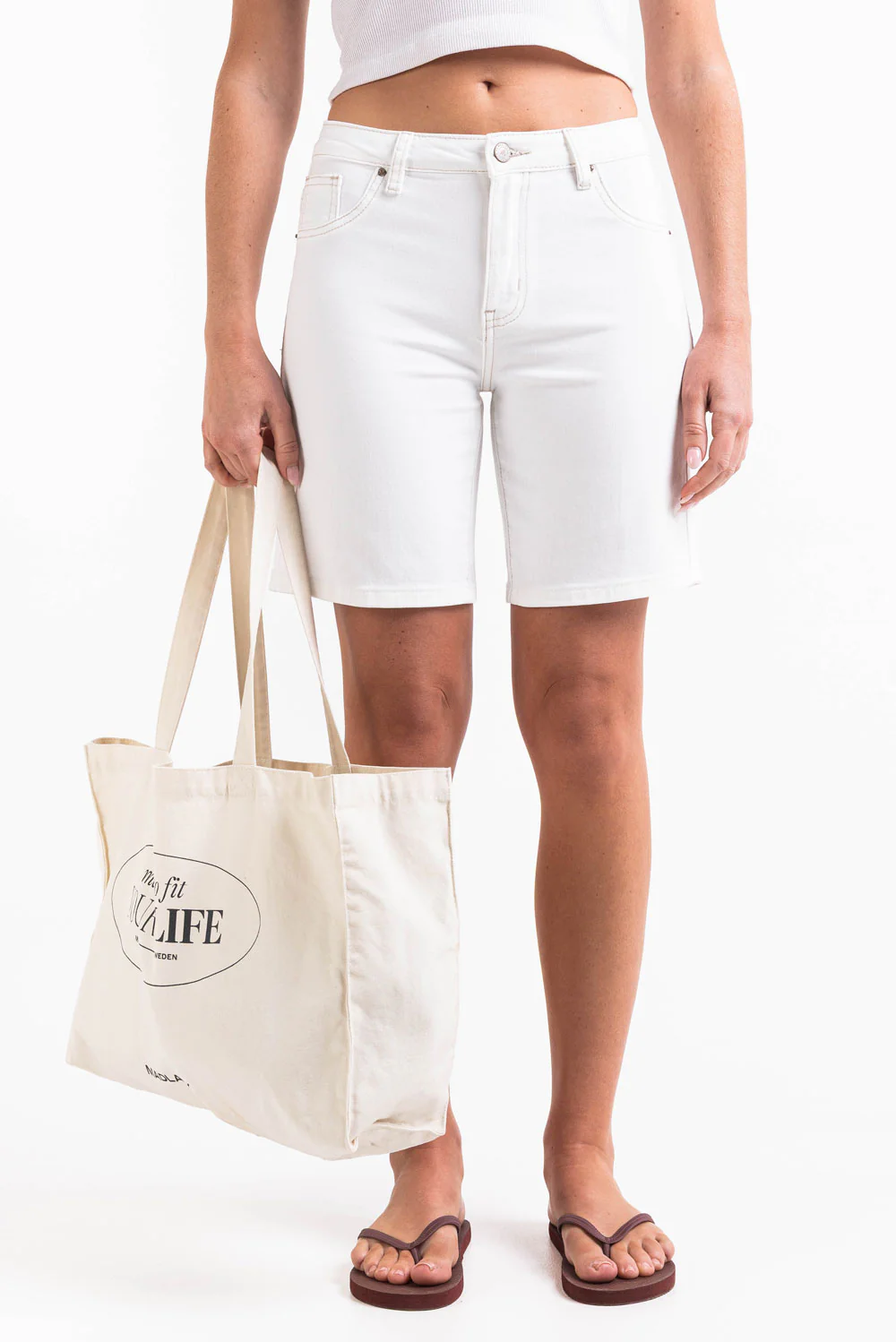 Disa 02Mid 20cm Raka Jeansshorts - White - Image 7