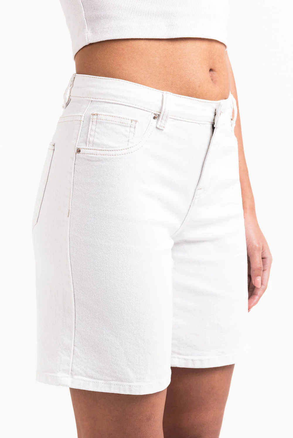 Disa 02Mid 25cm Raka Jeansshorts - White - Image 6